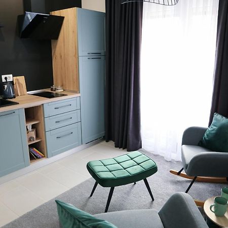 Flora Studio Apartments Korenica Exteriér fotografie