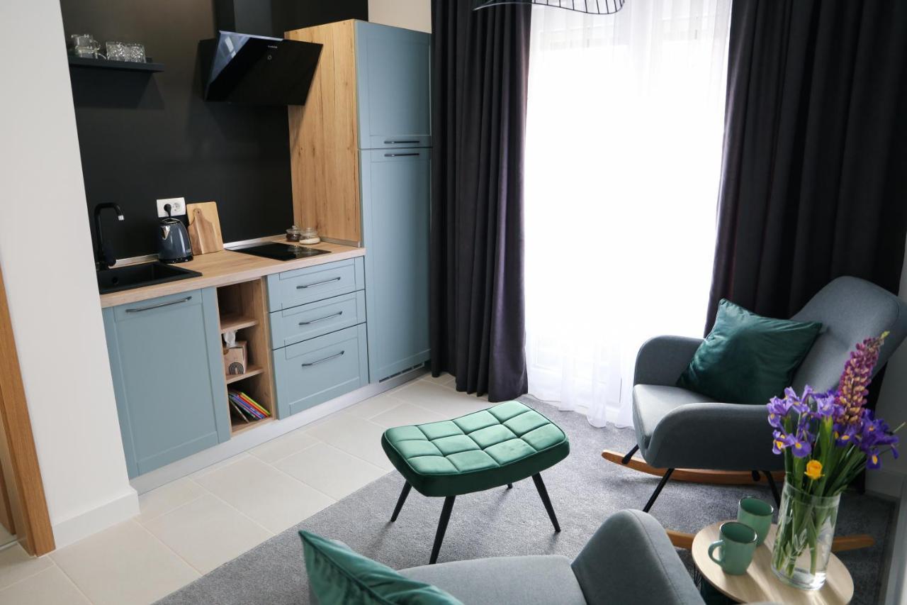 Flora Studio Apartments Korenica Exteriér fotografie