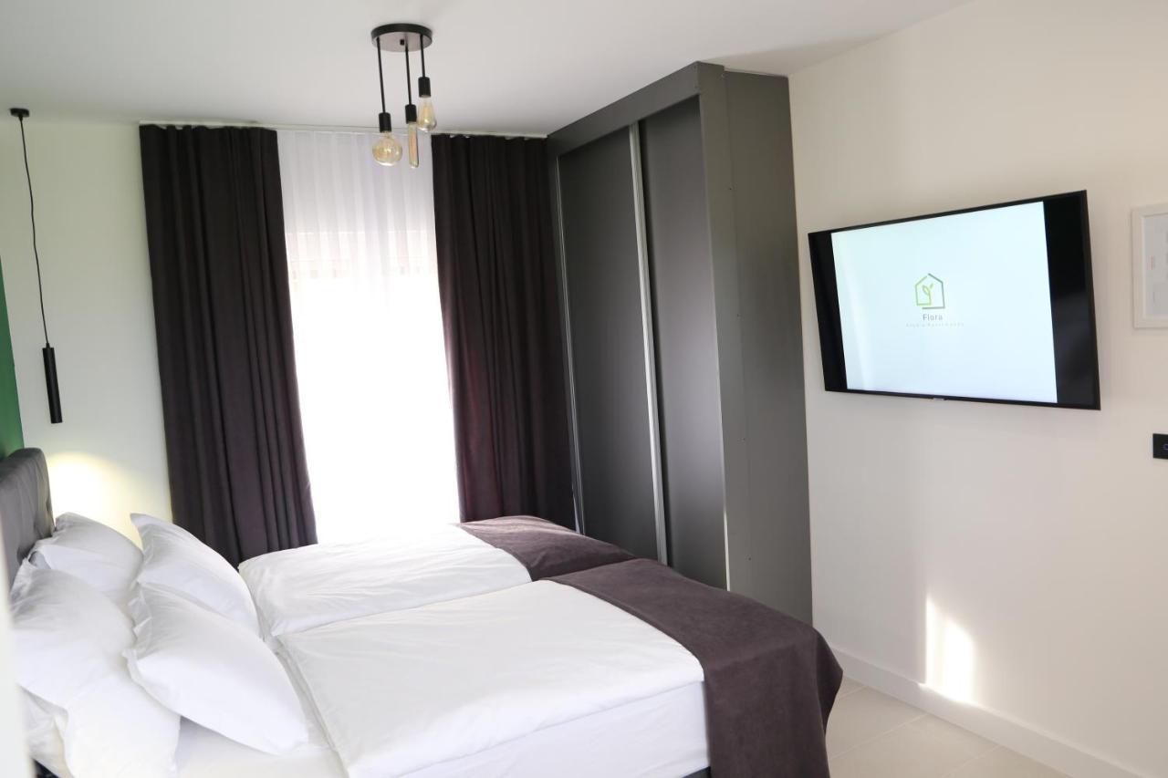 Flora Studio Apartments Korenica Exteriér fotografie